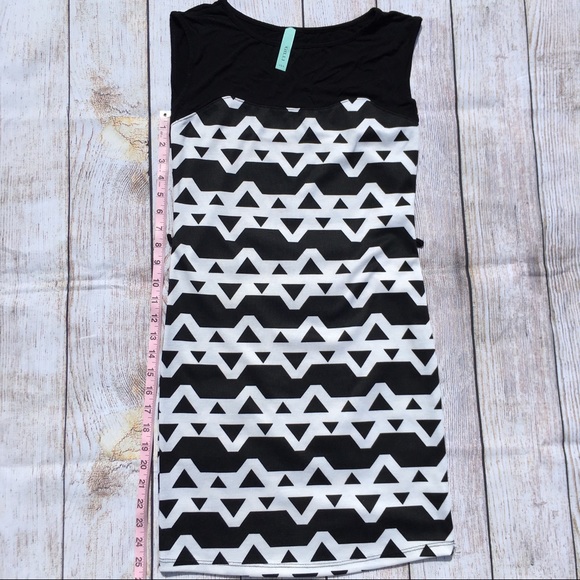 ModCloth by Gilli Stretch Geometric Dress - Picture 2 of 6